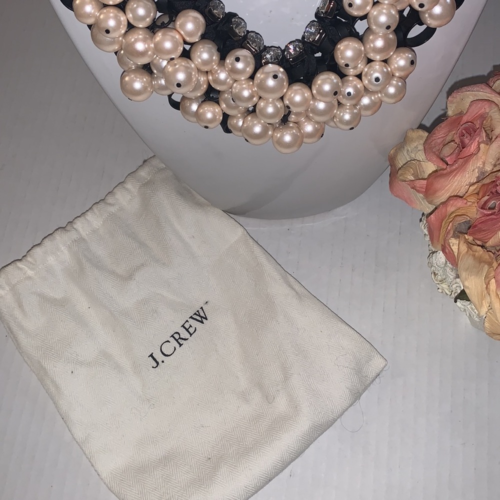 🔴 J.Crew Pearl statement necklace.. - Picture 4 of 7